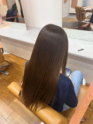カラー 八木 瑠奈のヘアスタイル