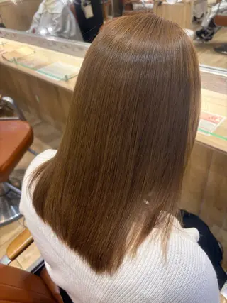 ミディアム 中間 愛加のヘアスタイル