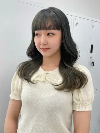 セミロング 似合わせカットが 得意な美容師のヘアスタイル