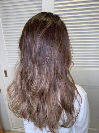 セミロング 渋谷ハイトーン/ デザインカラー阿部のヘアスタイル