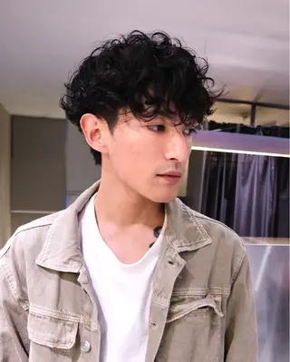 パーマ メンズ Qin shaire salon 原宿verno店所属・【センターパート】 ETO／江藤翼の眉毛・アイブロウイメージ