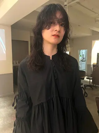 セミロング タナカ レイのヘアスタイル