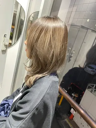 ミディアム カラー SALOWIN新宿三丁目【サロウィン】所属・レイヤー🔶髪質改善 🔶透明感カラー青木のヘアスタイル