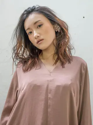 カラー nuu所属・💜ショート💜 ウルフ、ボブ二色亜美のヘアスタイル