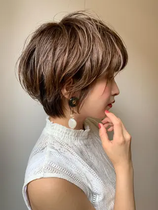 ショート カラー パーマ ネイル レイヤー＆カラー 人気美容師倉崎涼のヘアスタイル