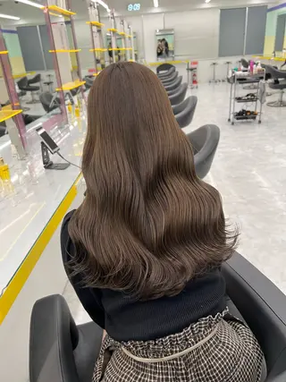 セミロング レイヤー/韓国❣️ 髪質改善/亘紘輝のヘアスタイル