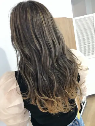 ロング 伊藤 かなのヘアスタイル