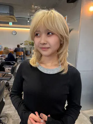 ミディアム レイヤーカット\ウル フ　chinatsuのヘアスタイル