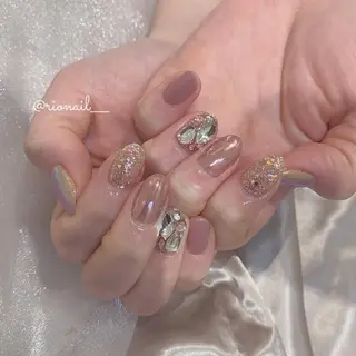 ネイル 𝘙𝘪𝘰𝘯𝘢 ...🕯🤍のネイルデザイン