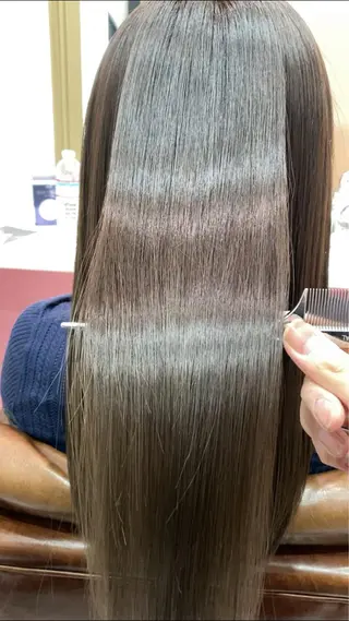 ロング KAMIGAMI所属・KAMIGAMI HASHIMOTOのヘアスタイル