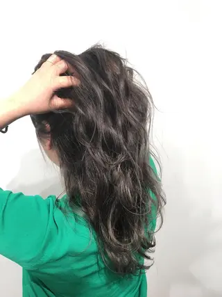 セミロング タカハシ ユウキのヘアスタイル