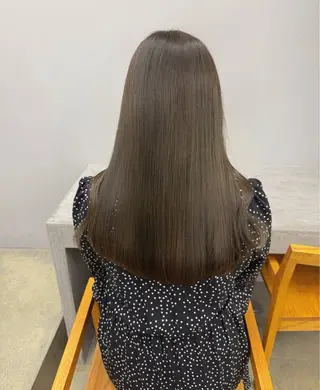 カラー maina/透明感 ベージュ/暖色カラーのヘアスタイル