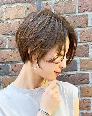 ショート ioe 茶屋町のヘアスタイル