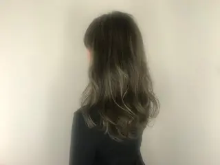 カラー Still所属・still .のヘアスタイル