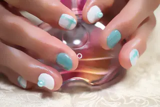 ネイル ママリンド　志村坂上店所属・しみ えんのネイルデザイン