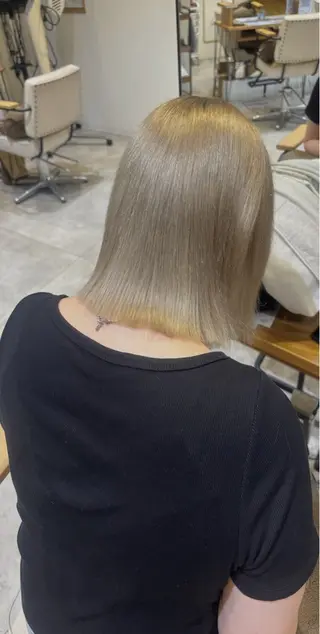 ミディアム 名嘉 穂乃花のヘアスタイル