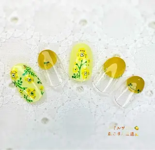 ネイル 森のさんぽ道所属・ショートネイル 森のさんぽ道のネイルデザイン