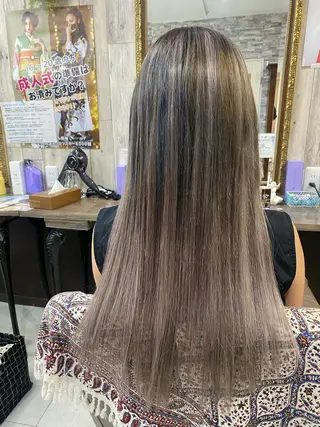 ミディアム 土屋朱理/ ハイトーンカラーのヘアスタイル