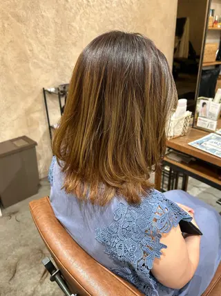 ミディアム 切りっぱなしボブ 大阪梅田/きょうかのヘアスタイル