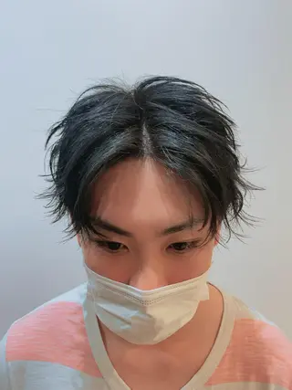 ショート カラー メンズ 三ノ宮フェザーパーマ 蕃本 啓利のヘアスタイル