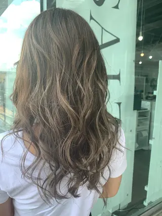 セミロング カラー RINKA 琳茄のヘアスタイル