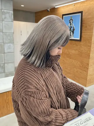 ミディアム カラー tuco mireiのヘアスタイル