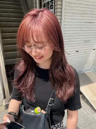 ロング カラー ツキノキ ミナのヘアスタイル