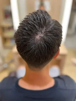 メンズ 牛尾 丈のヘアスタイル