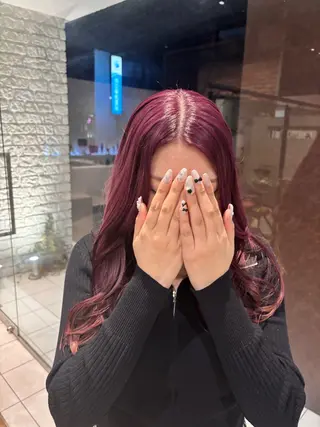 カラー 八木 瑠奈のヘアスタイル