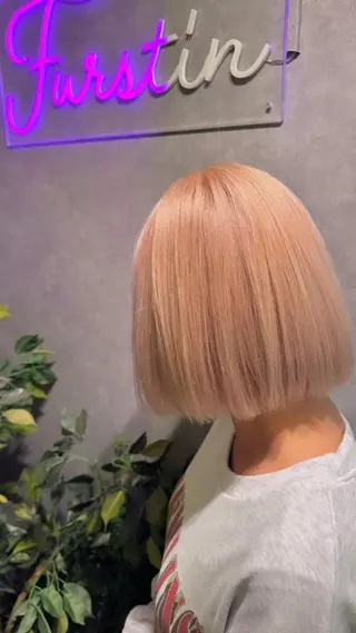 ショート FÜRSTIN所属・西村髪質改善 ブリーチ縮毛矯正のヘアスタイル