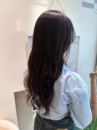 ロング カラー YUIKA .のヘアスタイル