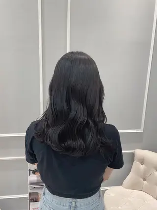 セミロング ヘアアレンジ 🩶赤み消しカラー 🐈‍⬛荻野美思🐾のヘアスタイル