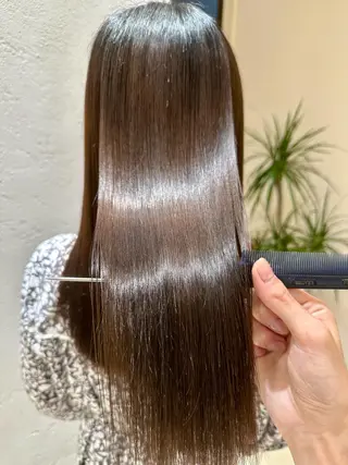 ロング Geniee horie所属・ともや 髪質改善縮毛矯正のヘアスタイル