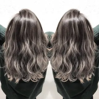 セミロング カラー biscohair 髪にドラマを。のヘアスタイル
