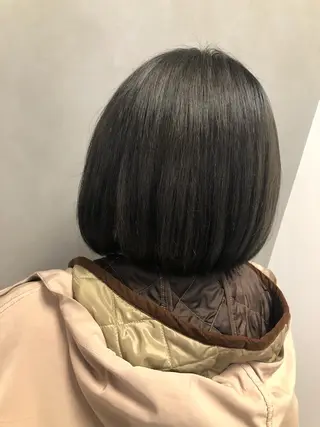 ショート カラー hisano / ハイトーン・透明感のヘアスタイル