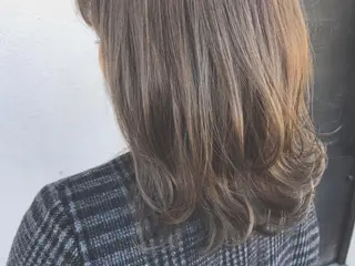 ミディアム カラー 中村 瑞希のヘアスタイル