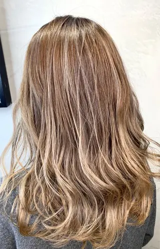 セミロング 佐藤/本物志向の 髪質改善サロンのヘアスタイル