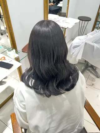 セミロング カラー ハイトーンカラー 🤍🫧 長井 律のヘアスタイル