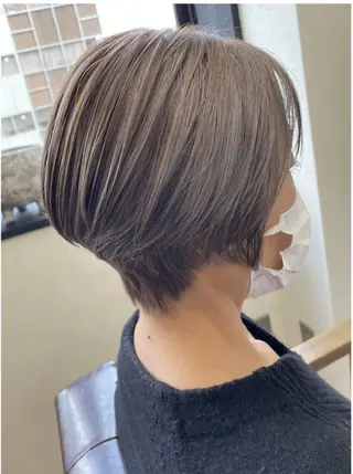 ショート カラー Heart's 白髪ぼかし/脱白髪染め/ショートボブ/髪質改善専門サロン 表参道【ハーツ】所属・白髪ぼかし 進藤恭市のヘアスタイル