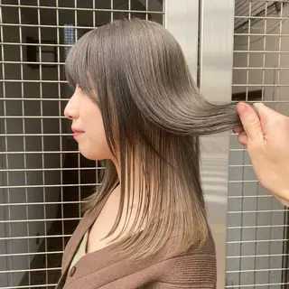 ロング カラー レイヤーカット/ 前髪顔周りカットのヘアスタイル