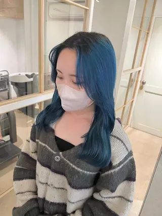 ミディアム カラー sio.nail&eyebrow salon shimokitazawa2号店所属・nailist mana𖤐´-のネイルデザイン