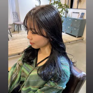 セミロング ブリーチなしカラー 🌿脇黒丸 彩のヘアスタイル