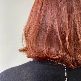 ミディアム あやめ【顔まわり/レ イヤー/柔らかカラ】のヘアスタイル