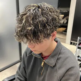 カラー パーマ メンズ SALOWIN表参道店所属・マンツーマン×半個室 まちだきょうすけのヘアスタイル