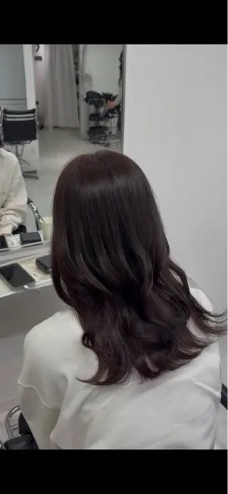 ミディアム 艶カラー/ SOMAのヘアスタイル