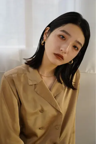 ミディアム カラー 高梨 菜々のヘアスタイル