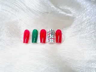 ネイル 櫻井 ナナのネイルデザイン