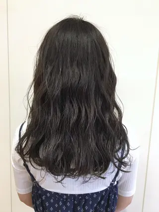 セミロング カラー ケアブリーチ 坪井佑樹のヘアスタイル
