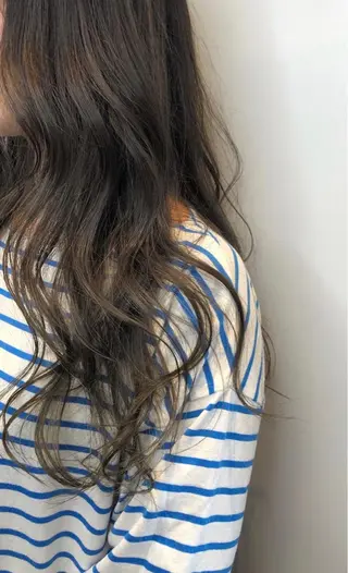 カラー Ling K所属・古川 華那のヘアスタイル