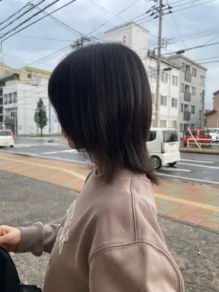 ミディアム 見奈美 凜のヘアスタイル